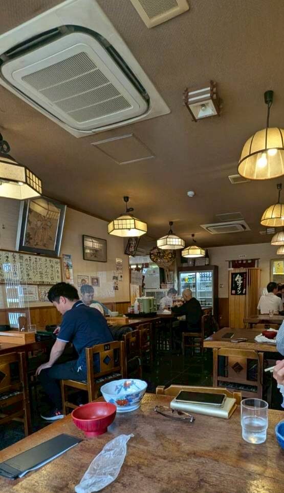 ものすごく長いテーブル